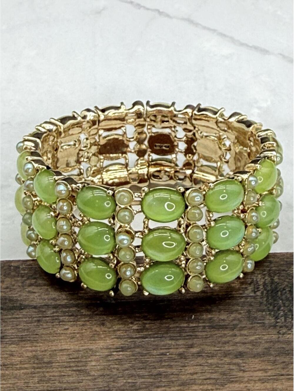 Monet - Vintage Gold Tone Stretch Bracelet in Green